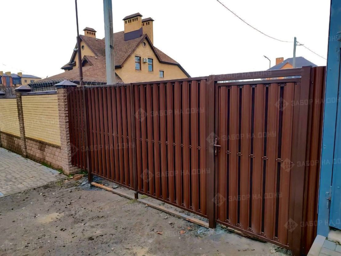 Распашные ворота из евроштакетника  в Видном